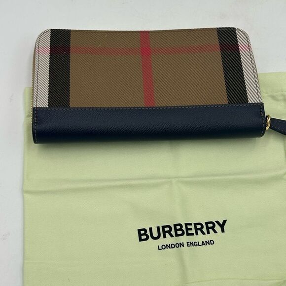 Women’s Burberry classic check zip around wallet made in Italy - Picture 1 of 11